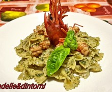 FARFALLE CON PESTO GENOVESE E GAMBERONI