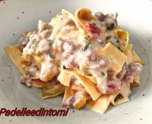 PAPPARDELLE ALLA SALSICCIA E PORRI IN CREMA DI TALEGGIO